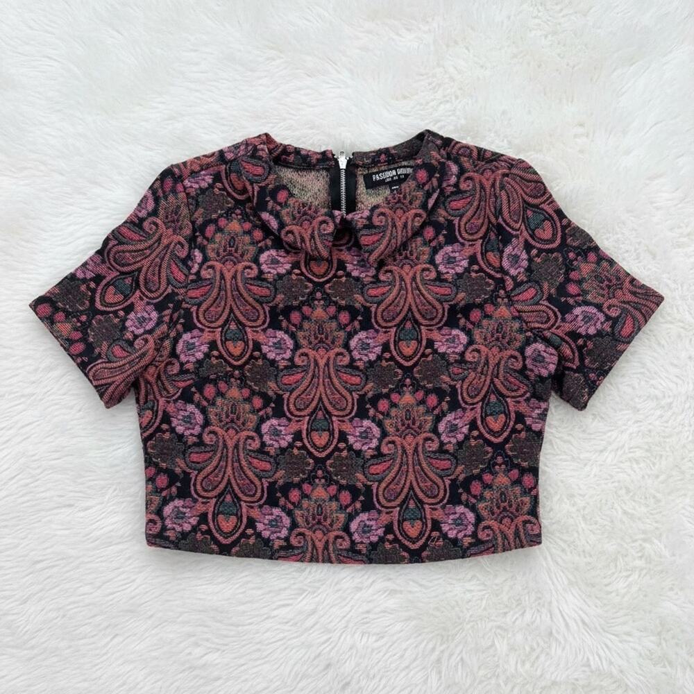 Fashion Union Women's Pink Paisley Tapestry Crop Top - Size 4
 b88
